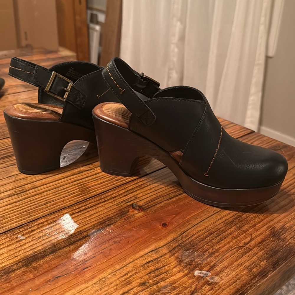 BOC black clogs for sale!